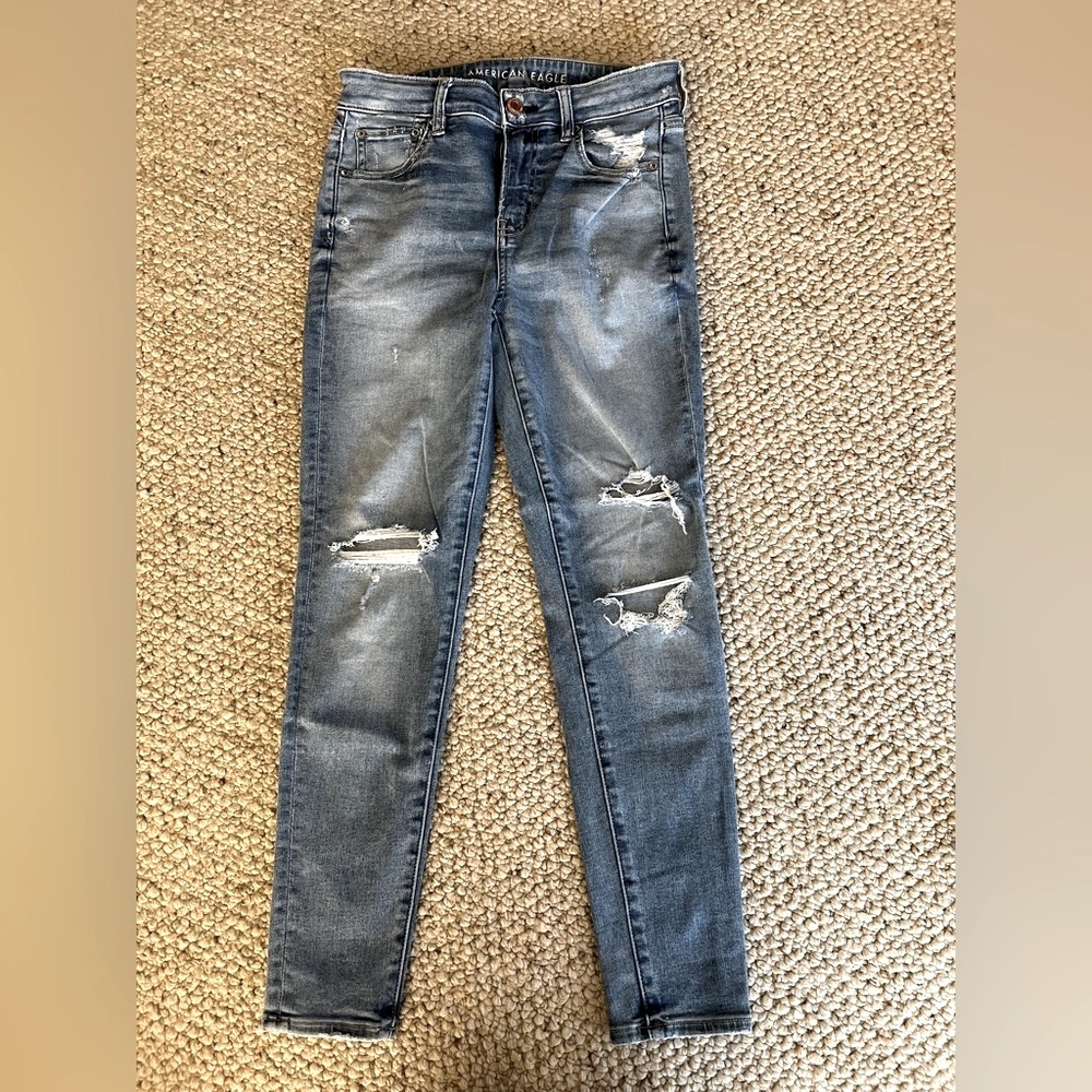 American Eagle Next Level Stretch skinny jeans. Medium wash, distressed